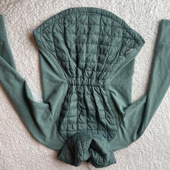 North Face puffer jacket with hood. Size small. Green teal color. - Picture 2 of 5